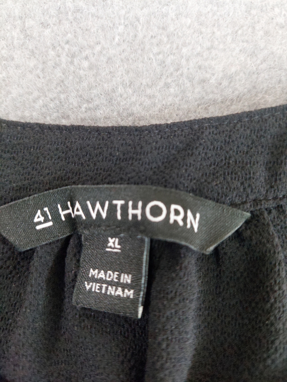 41 Hawthorn Black Cap Sleeve Split Neck Blouse XL Minimalist Workwear Mixed Medi - Picture 4 of 8